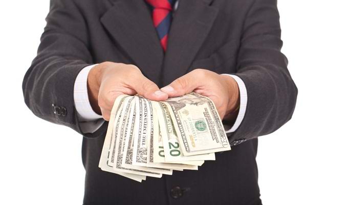 Epätavallinen filantropisti ilmestyi Amerikkaan