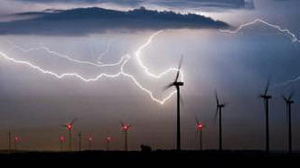 Saksassa salama iski joukko ihmisiä