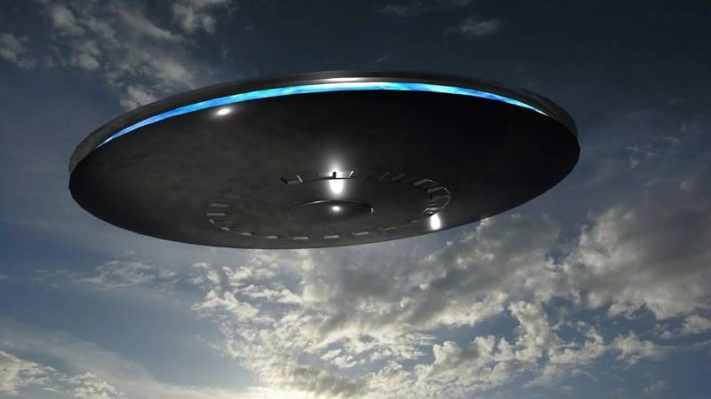 Myrskyisellä taivaalla havaittiin valtava kokoinen levy