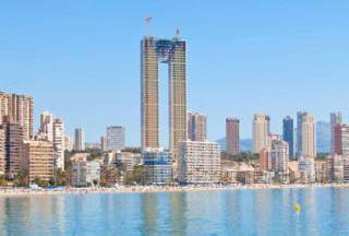 Espanjassa rakentajat unohtivat tehdä hissin pilvenpiirtäjään