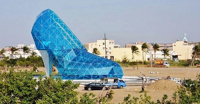 Kiinassa rakensi ainutlaatuisen temppelitossun