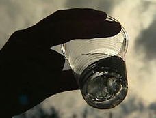 Melitopolissa he löysivät kahvinkeittimen, joka kaatoi vodkaa