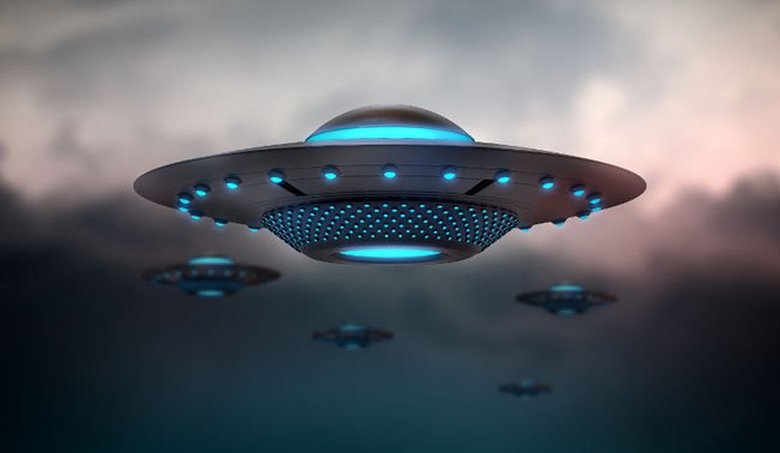 Taivaalla Seattlen yli valokuvannut ryhmä UFO: ta