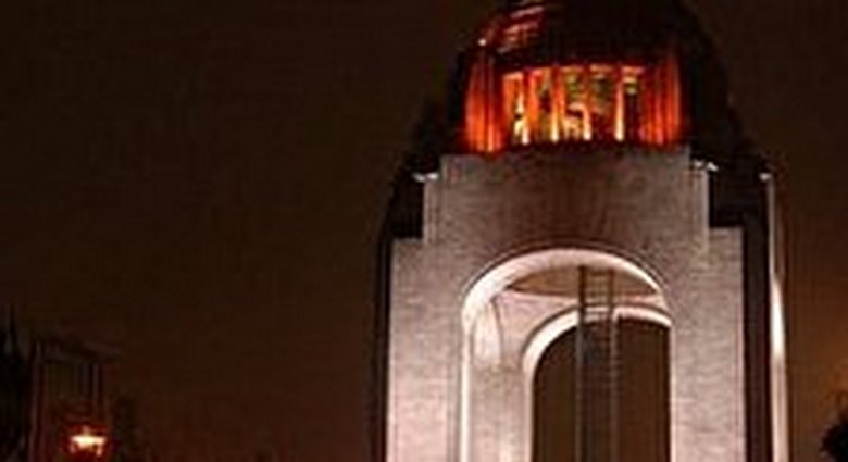 Uudenvuodenaattona UFO kiertää Meksikon yli