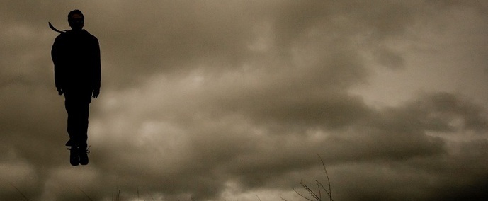 Lentävä henkilö osui kameran linssiin