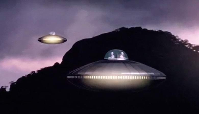 Iltataivaalla seurasi useiden UFO-tanssia