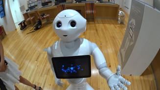 Japanissa esiteltiin Humanoid-robotteja