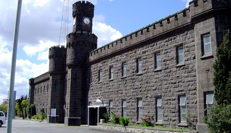 Hylätyssä vankilassa tuli eri maailmasta?