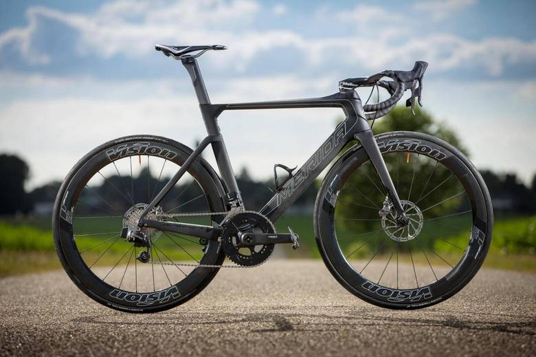 Pyörä ja siihen liittyvät uskomattomat levyt.