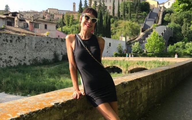 Näyttää teini-ikäiseltä: hoikka 70-vuotias italialainen nainen jakoi salaisuuden