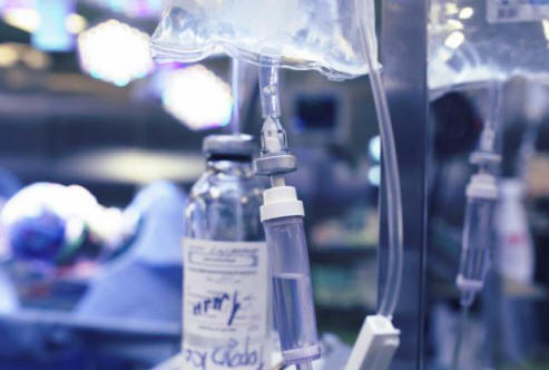 Lääkärit alkavat ensimmäisen kerran jäädyttää potilaita, joilla on vaaralliset haavat.