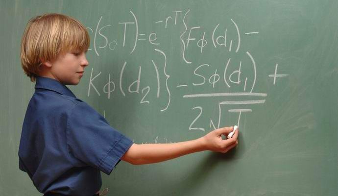 Ihmiset menevät typeriksi iän myötä?