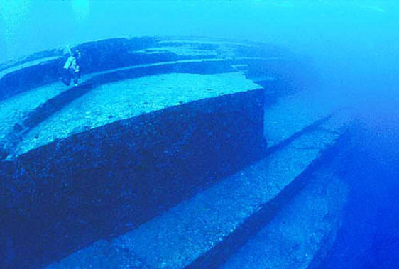 vedenalaiset pyramidit