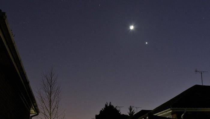 Salaperäinen esine yötaivaalla havaitsi Serpukhovin asukkaat