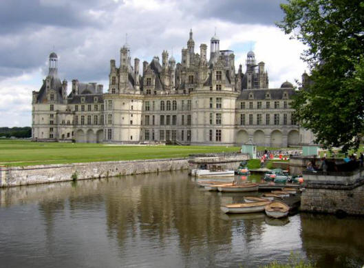 Muurin salaisissa huoneissa