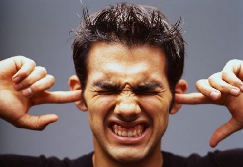 Hanki sakko töykeän koiran haukkumisesta