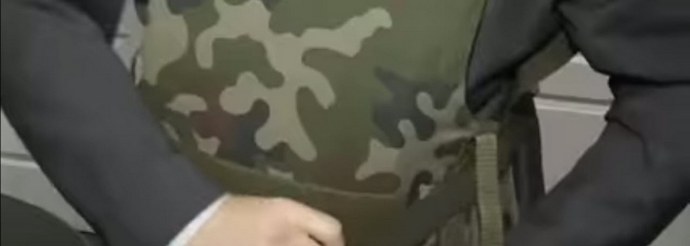 Nestemäiset panssarit suojaavat paljon paremmin.