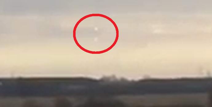 Ukrainan kylän asukkaat huomasivat taivaalla kaksi UFO: ta